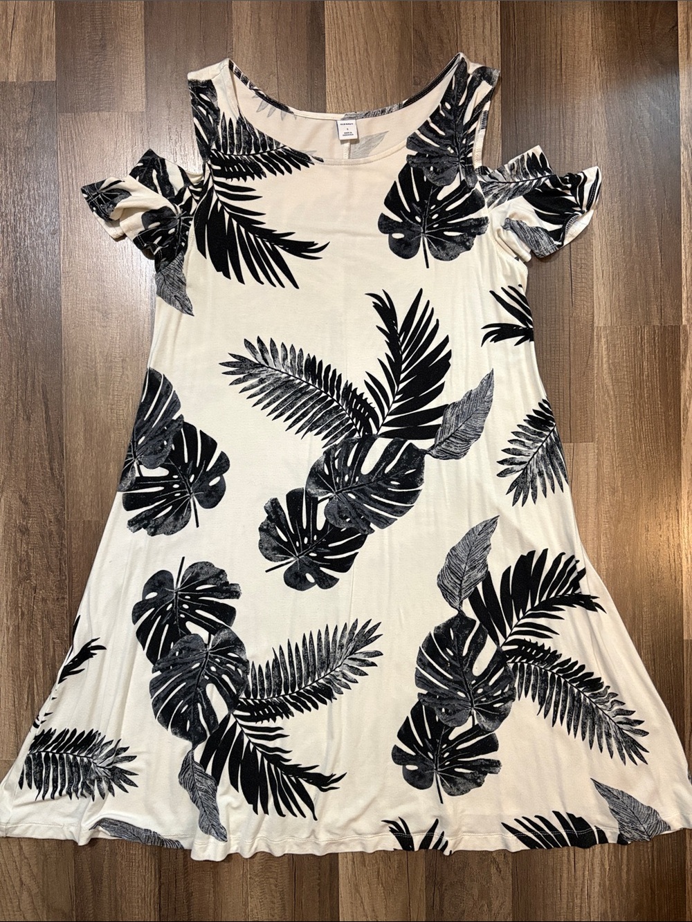 Old Navy Black & White Open Shoulder Leaf Print Dress